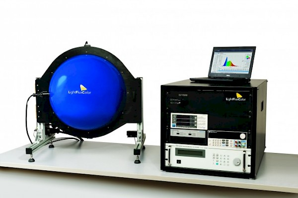 超低光通量光谱测试系统
